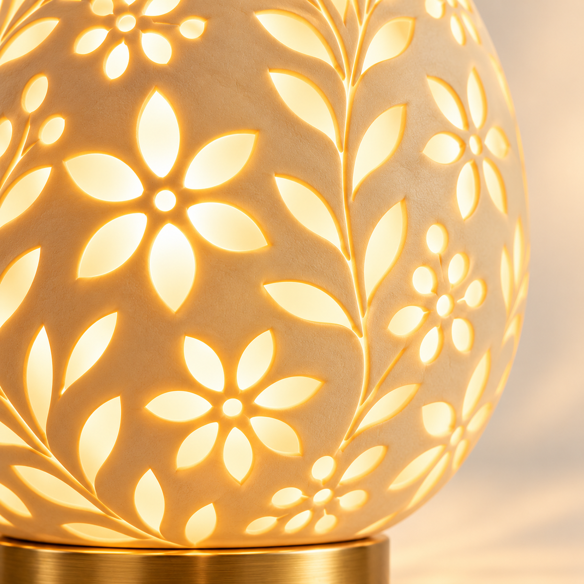 UOUOUOW™ Bloomveil Floral Shadow Table Lamp